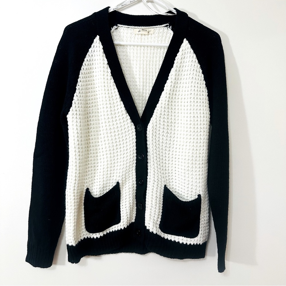Oversized Knitted Black & White Cardigan - Size: S